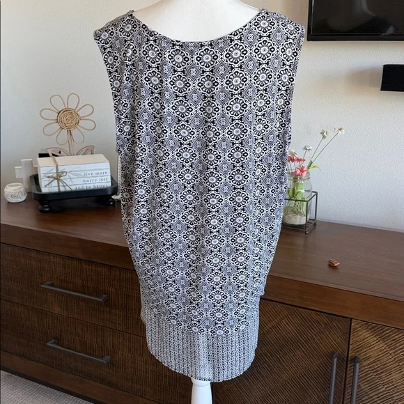 Westmoreland Black & White Printed Sleeveless Tunic with Tassel Ties - Picture 5 of 6